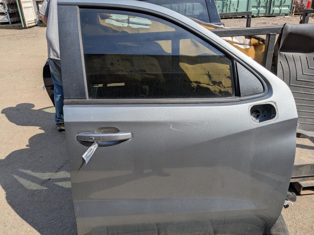 (LOCAL PICKUP ONLY) Passenger Front Door Double Cab Fits 19-25 SILVERADO 1500 PI