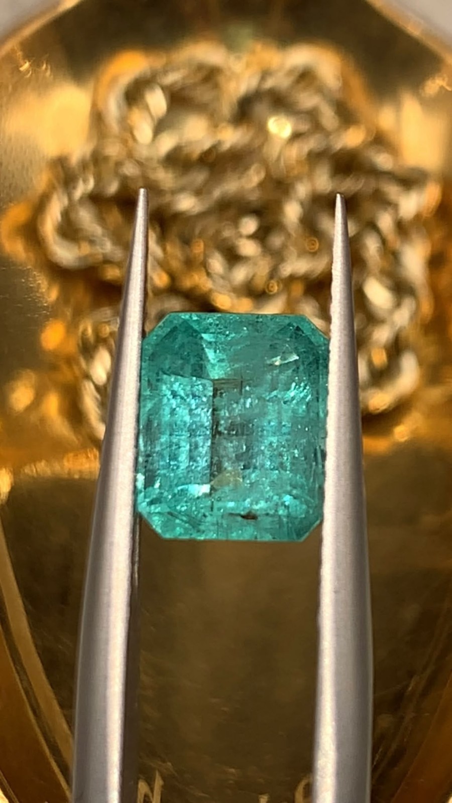 2Ct Natural Rare Vivid Green Emerald