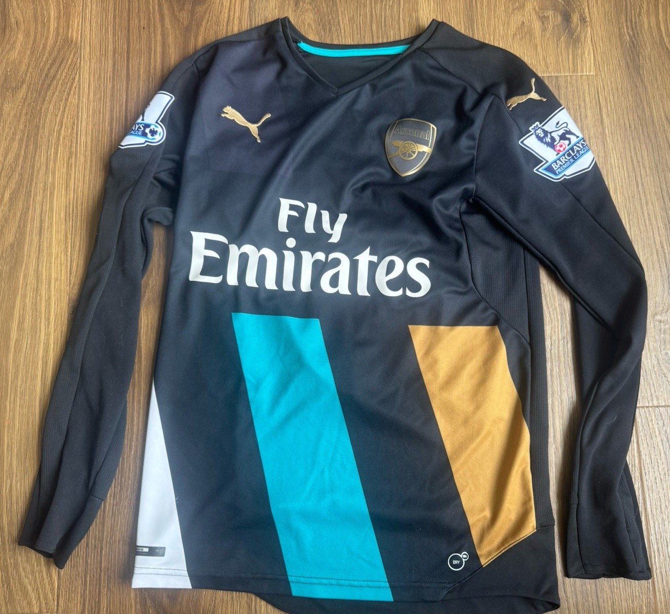 Puma Arsenal Fly Emirates Football Long Sleeve Classic Jersey Small Ramsey 16 Puma Arsenal Fly Emirates Football Long Sleeve Classic Jersey Small Ramsey 16
