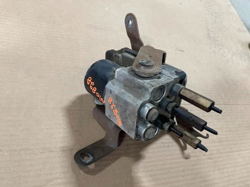 2002 2004 Ford F350 Super Duty Anti-Lock Brake Assembly oem used