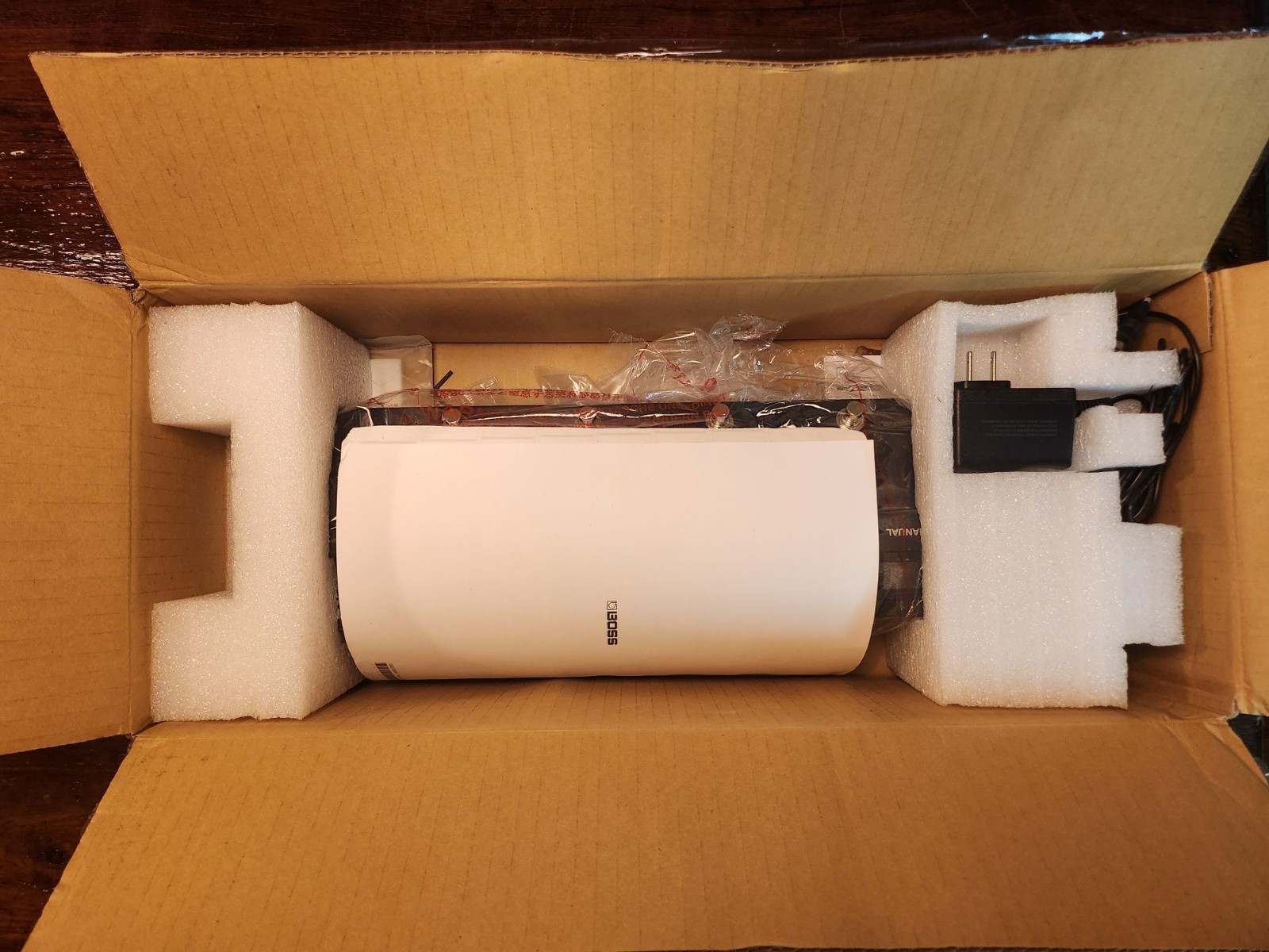 BOSS ES-8 SWITCHING SYSTEM NEW UNUSED IN ORIGINAL BOX BOSS ES-8 SWITCHING SYSTEM NEW UNUSED IN ORIGINAL BOX