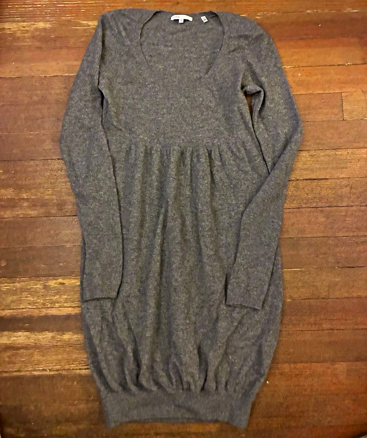 Vince 100% Cashmere Babydoll Long Sleeve Sweater Dress Gray Sz small Vince 100% Cashmere Babydoll Long Sleeve Sweater Dress Gray Sz small