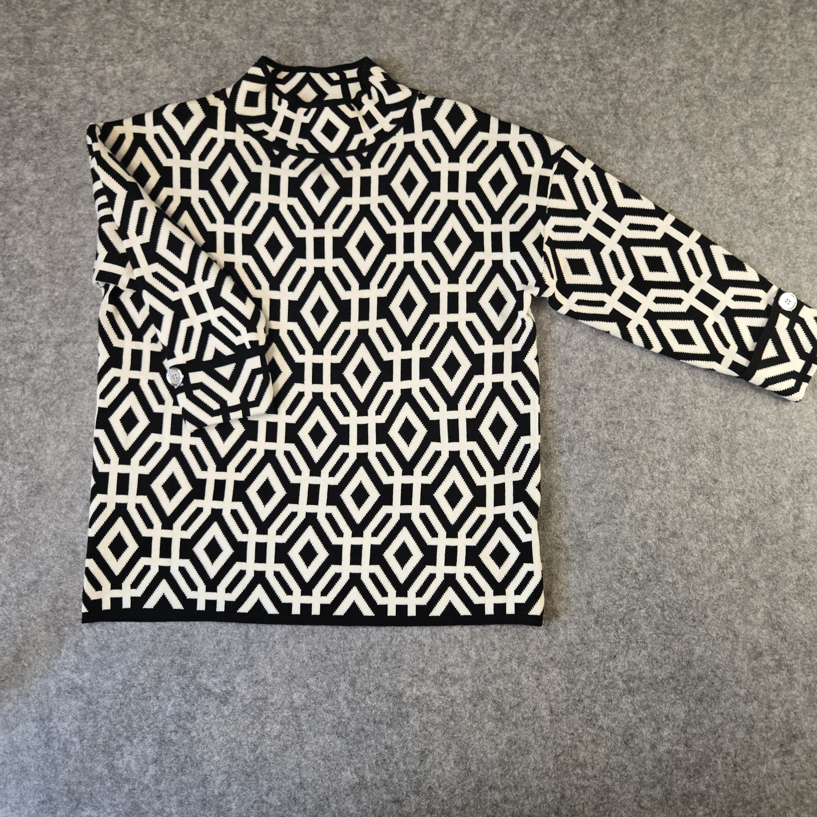 Pina Rossi Women\'s M Black White Geometric Mock Neck Knit Pullover NWT