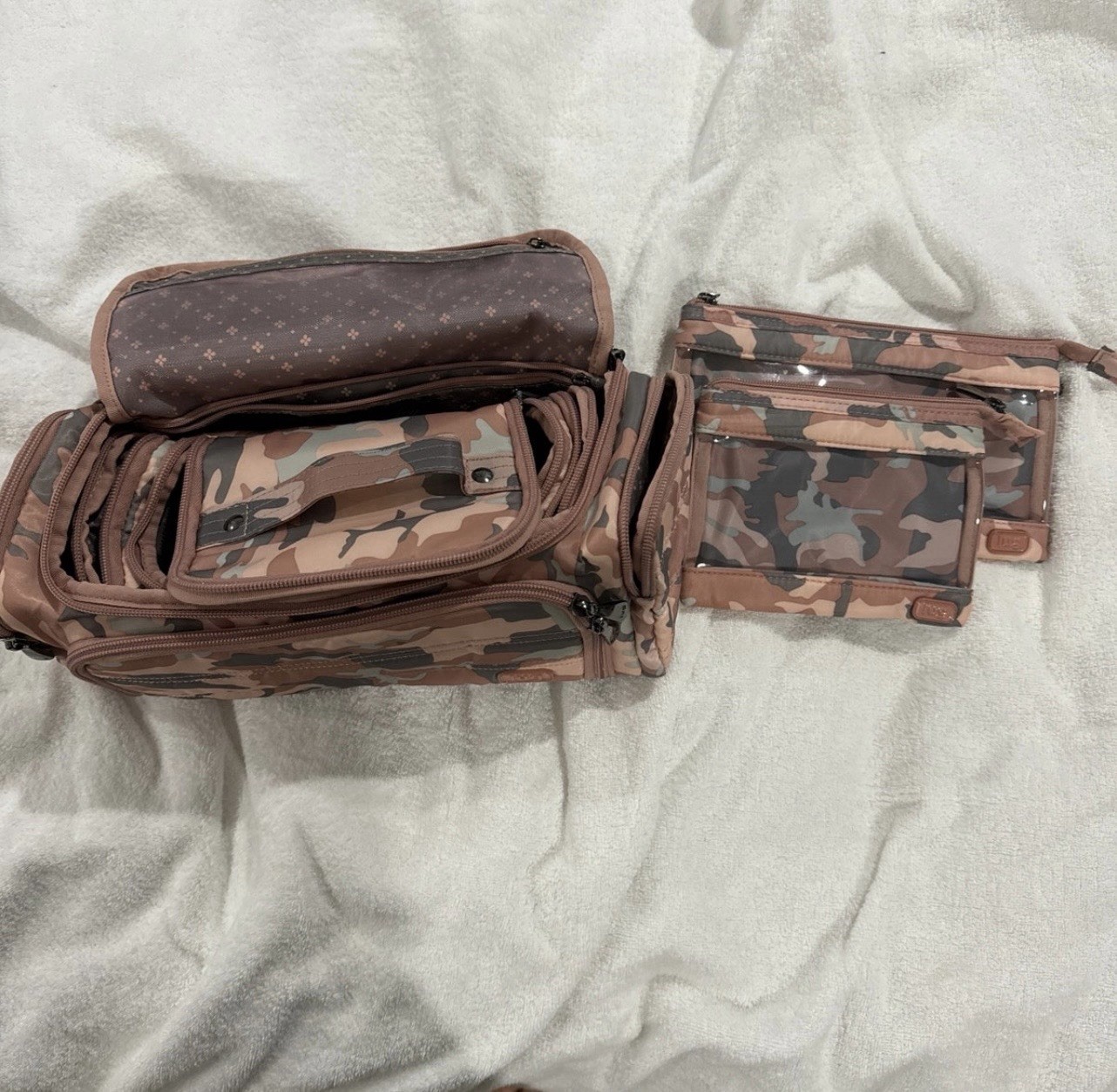EUC Lug trolley set In Camo Rose with bonus transport envelopes 4 Piece Set