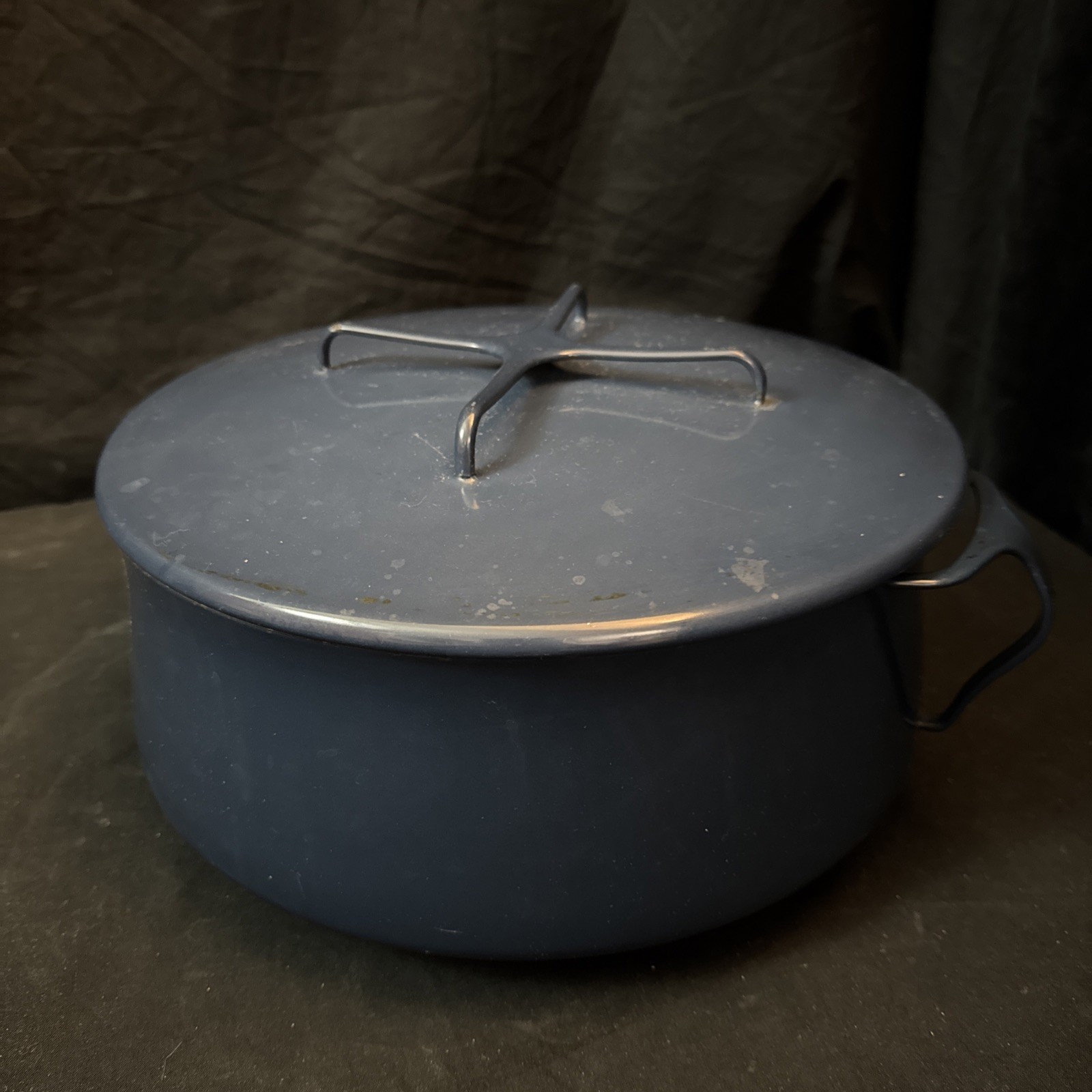 Rare Vintage Dansk Navy Blue Large 12” Enamel Casserole Dish With Trivet Lid Rare Vintage Dansk Navy Blue Large 12” Enamel Casserole Dish With Trivet Lid