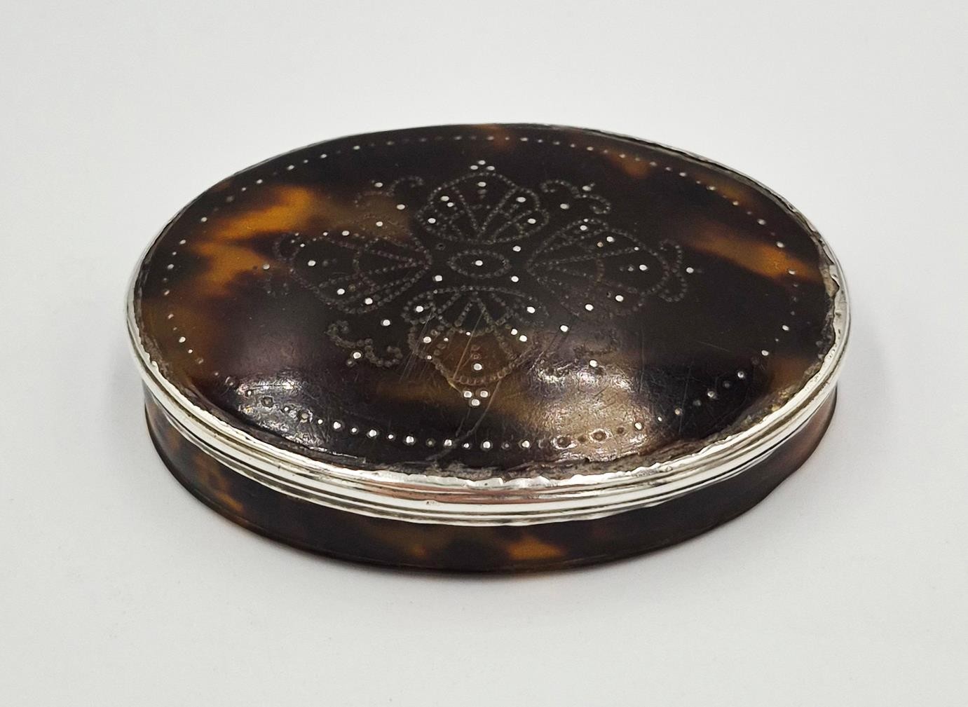 EARLY 18TH CENTURY QUEEN ANNE SOLID SILVER PIQUE WORK SNUFF BOX c1710