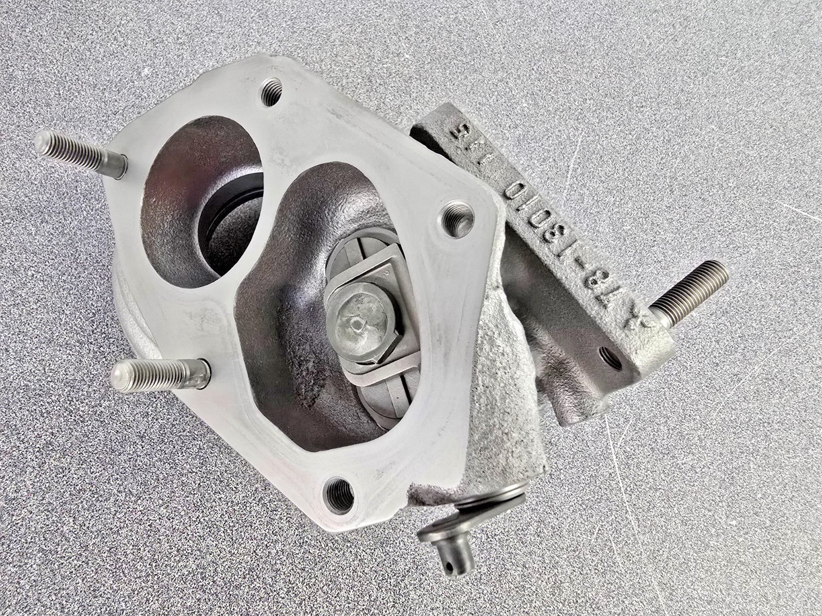 EXCELLENT ORIGINAL MITSUBISHI EVO TURBOCHARGER HOUSING AND VALVE  ASSEMBLY