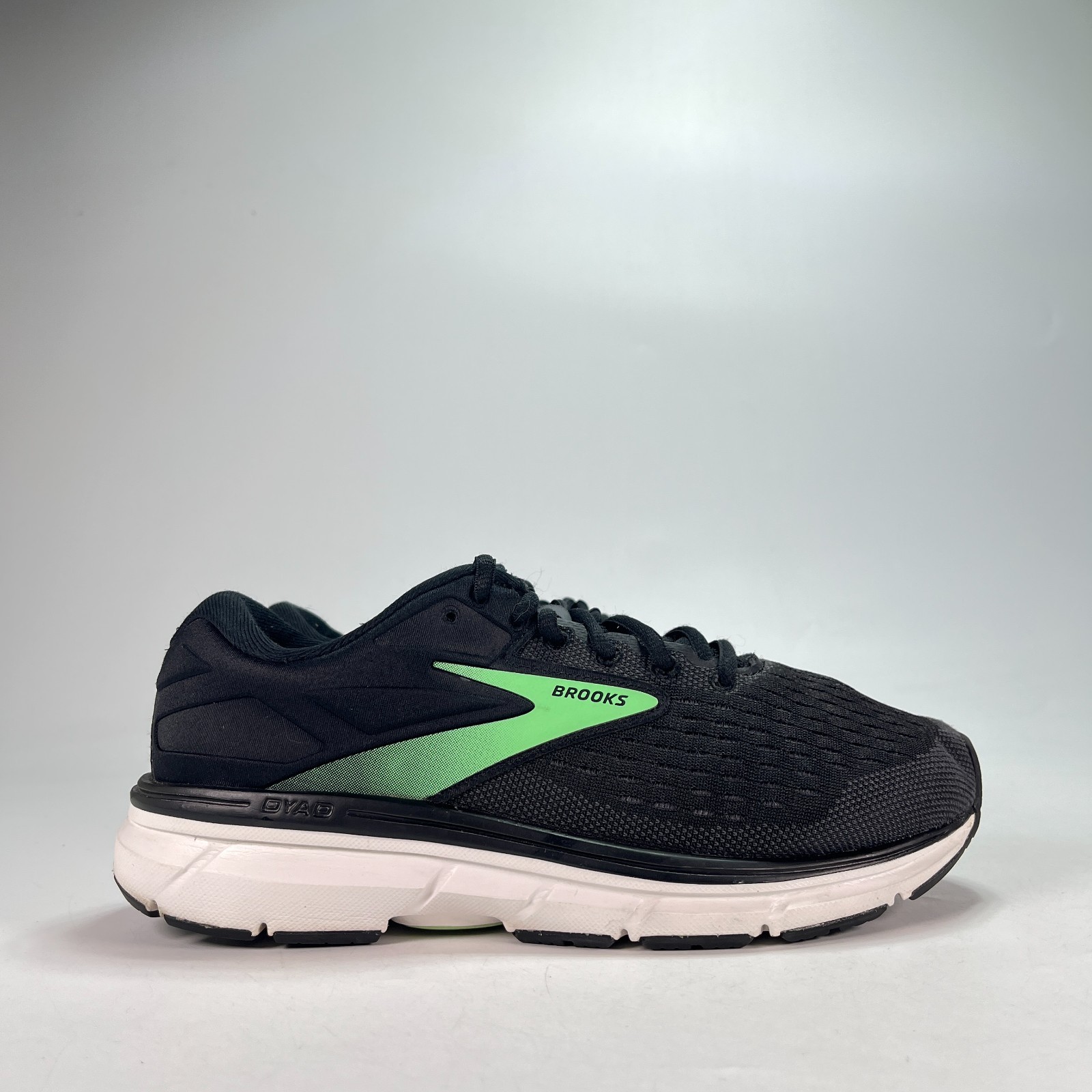 Brooks Dyad 11 Black Ebony Green Lace Up Running Shoes 1203121D082 Womens Size 7