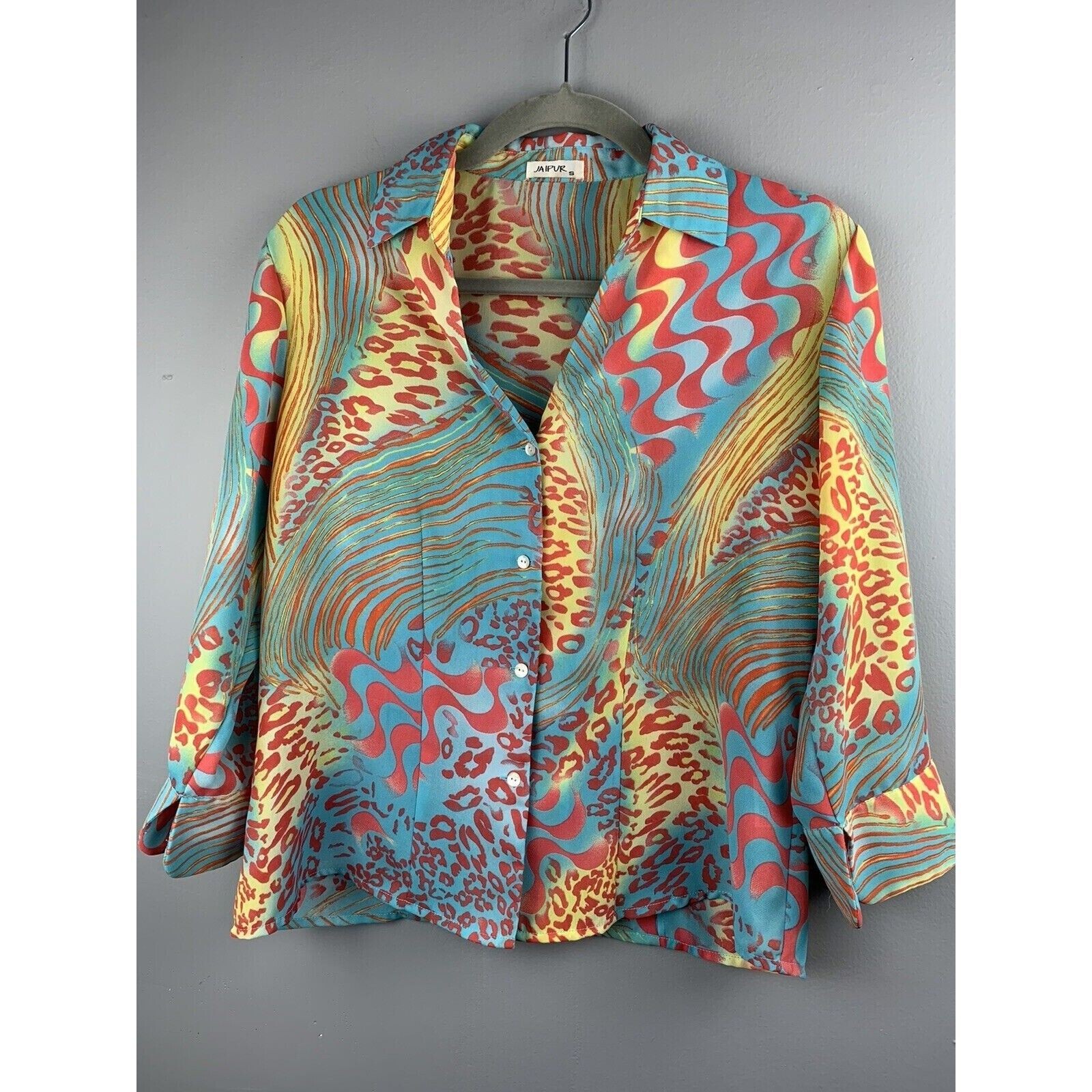 Jaipur Women\'s Blouse Semi-Sheer Sz Small animal print button front 100% poly Jaipur Women\'s Blouse Semi-Sheer Sz Small animal print button front 100% poly