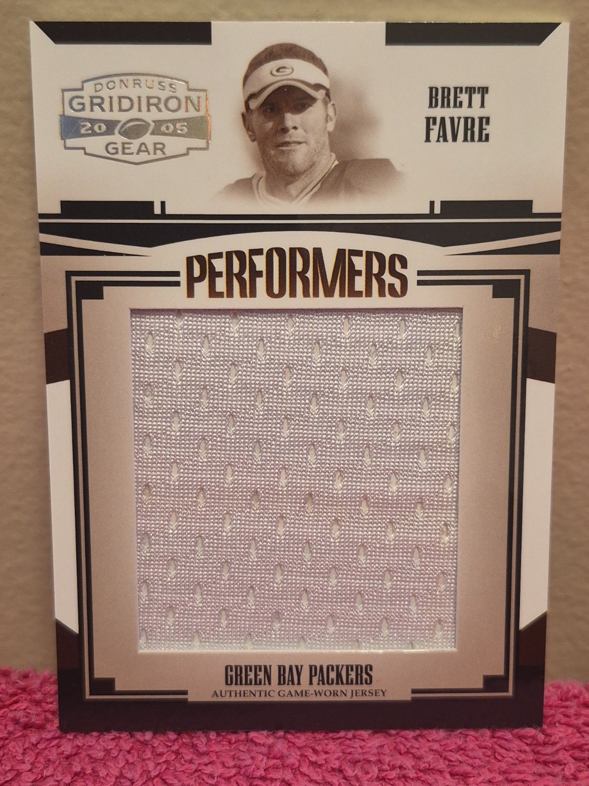 2005 Donruss Gridiron Gear Brett Favre Performers Jumbo Packers Jersey Swatch SP