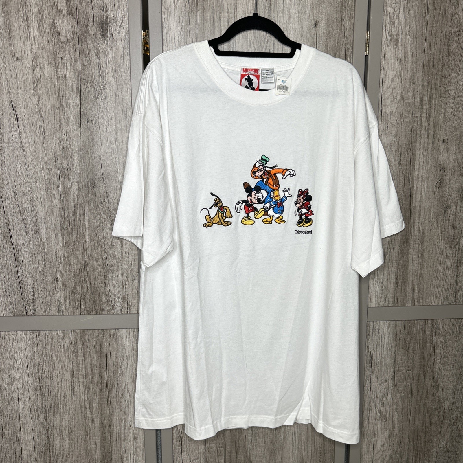 Vtg Disney T Shirt Mickey Embroidered Minnie Mickey Donald Pluto White 2XL NEW