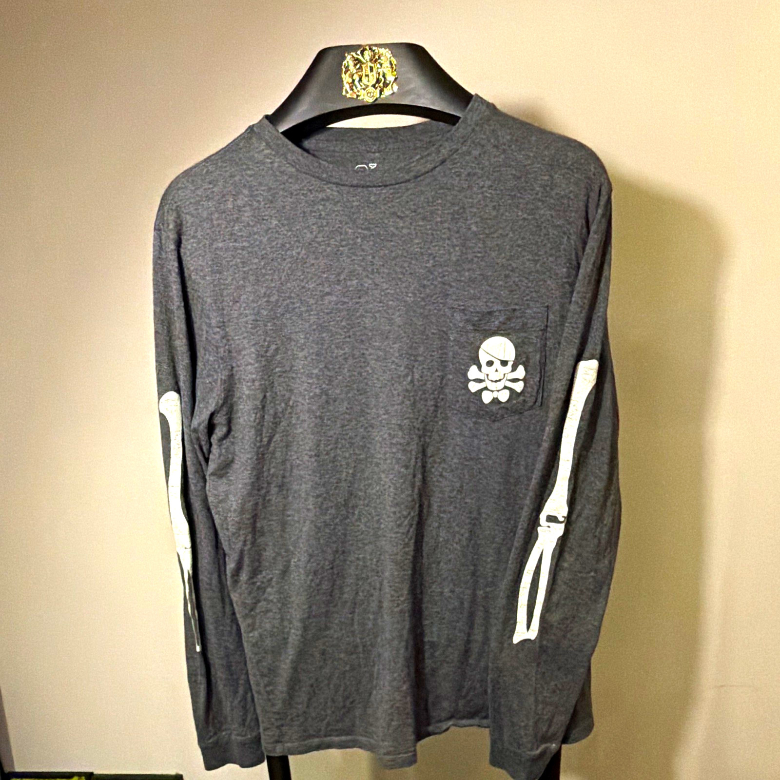 Vineyard Vines Men’s M Gray Long Sleeve Crew Neck Whale Skull Skeleton Vineyard Vines Men’s M Gray Long Sleeve Crew Neck Whale Skull Skeleton