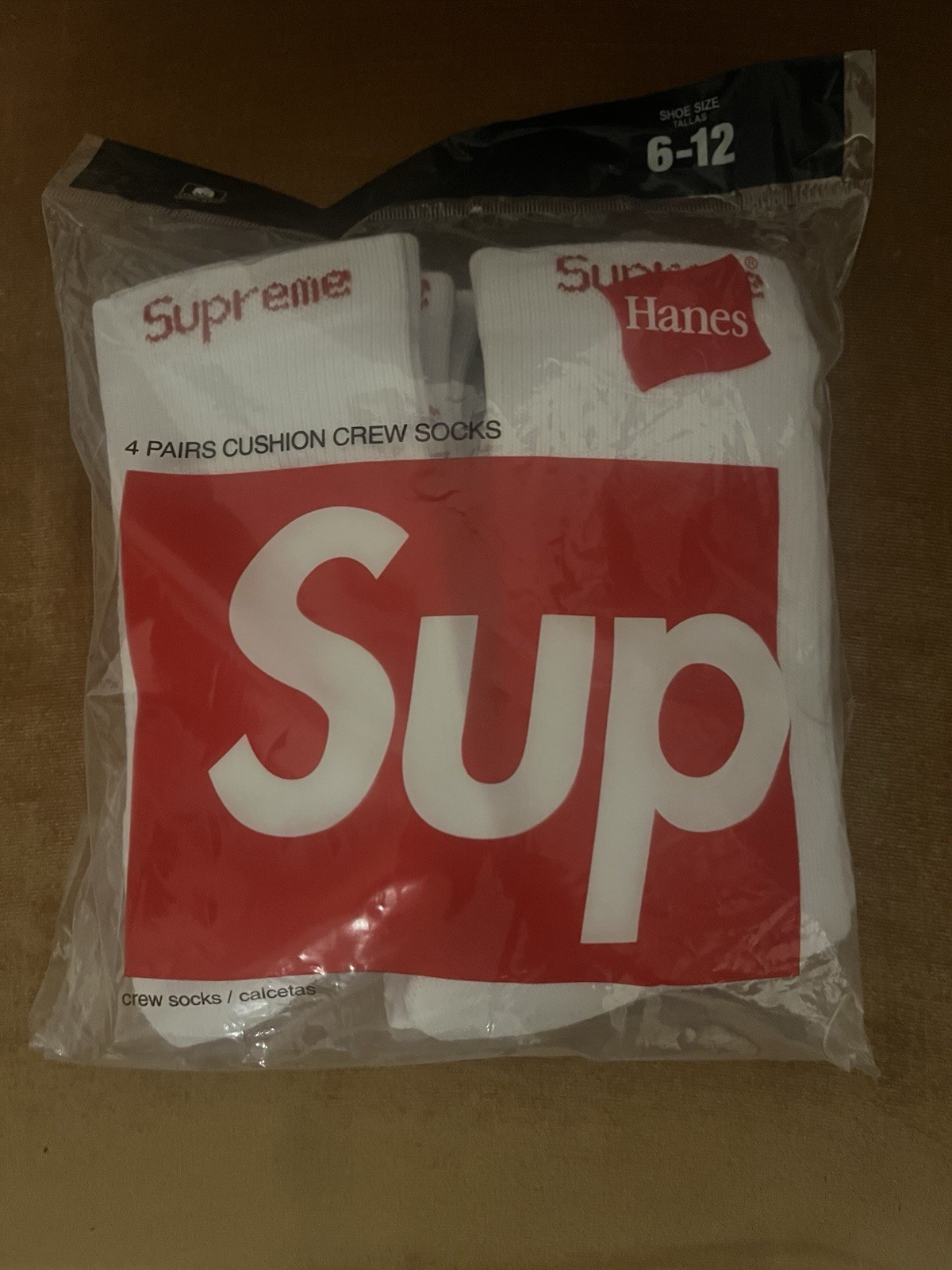Supreme x Hanes Cushioned Crew Socks 4 Pairs White/Red Men’s 6-12 Mid Calf