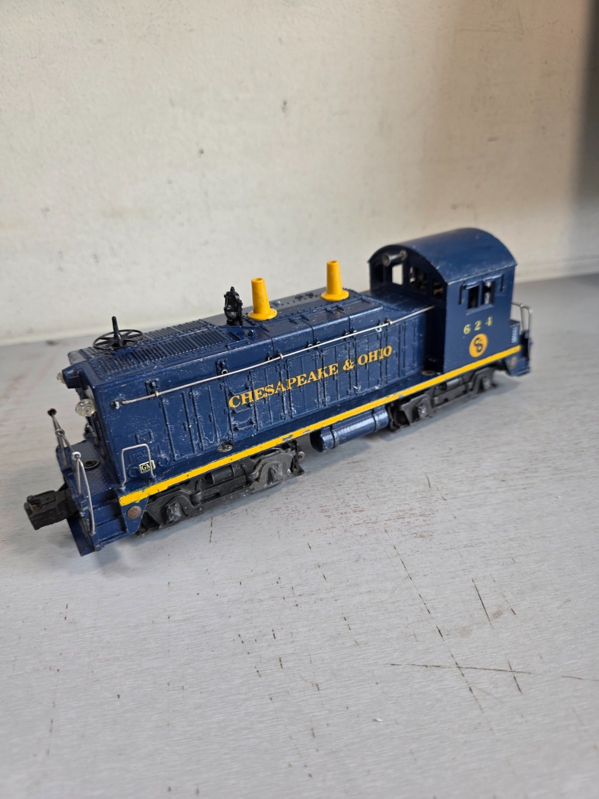 LIONEL No. 624 Chesapeake & Ohio NW2 Switcher ++++ Post War ++++ 