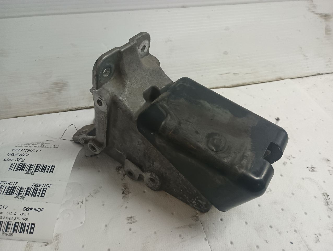 L85-6130A Peterbilt 579 Hood Stop  (11977920