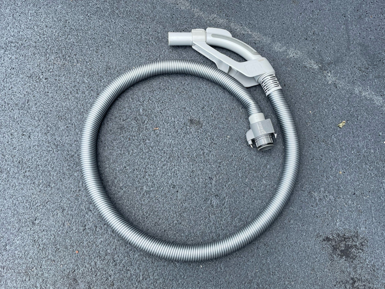 Electrolux Oxygen Cannister Vacuum EL6988 Vacuum Hose OEM Works Great