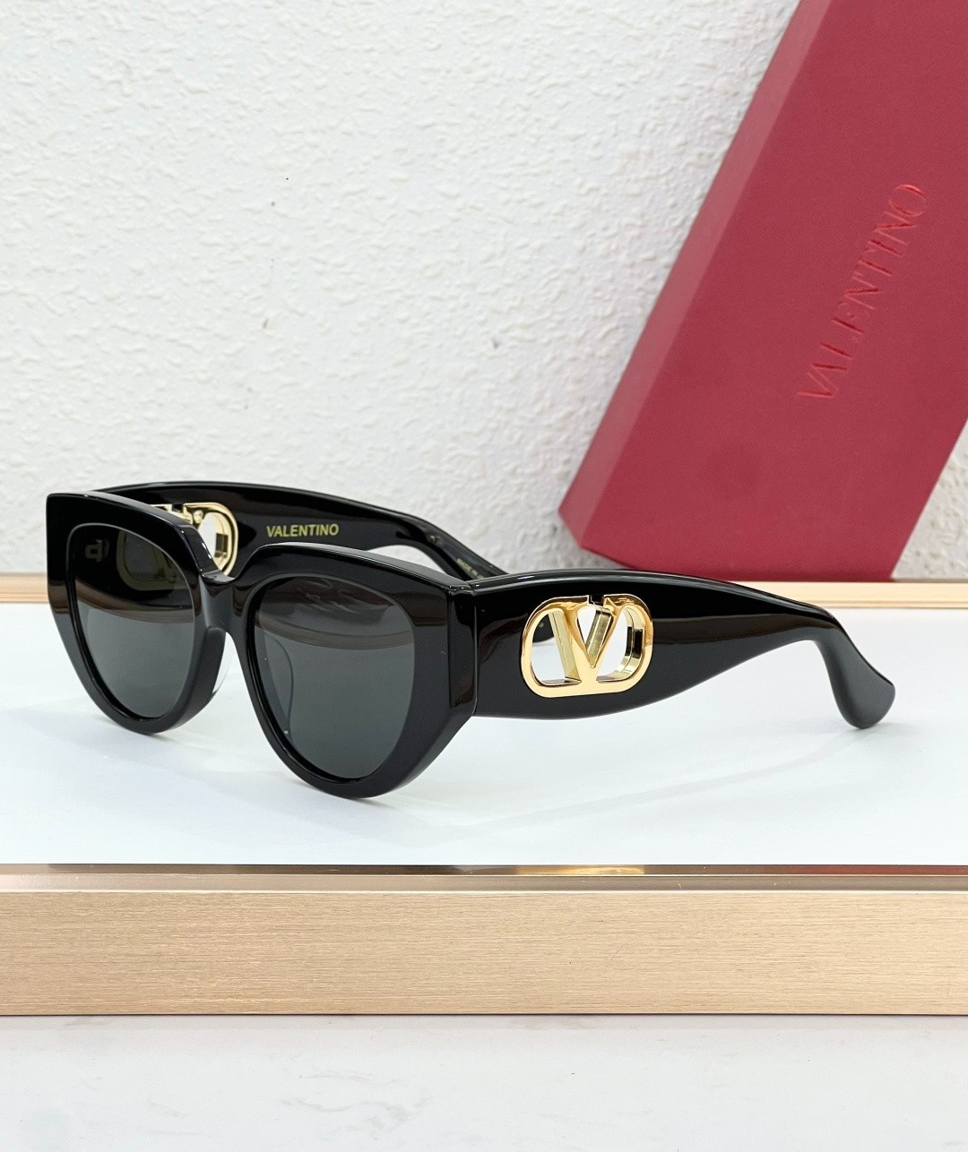 VALENTINO Women\'s Sunglasses MODEL:VG0002S SIZE:55口18-140 VALENTINO Women\'s Sunglasses MODEL:VG0002S SIZE:55口18-140
