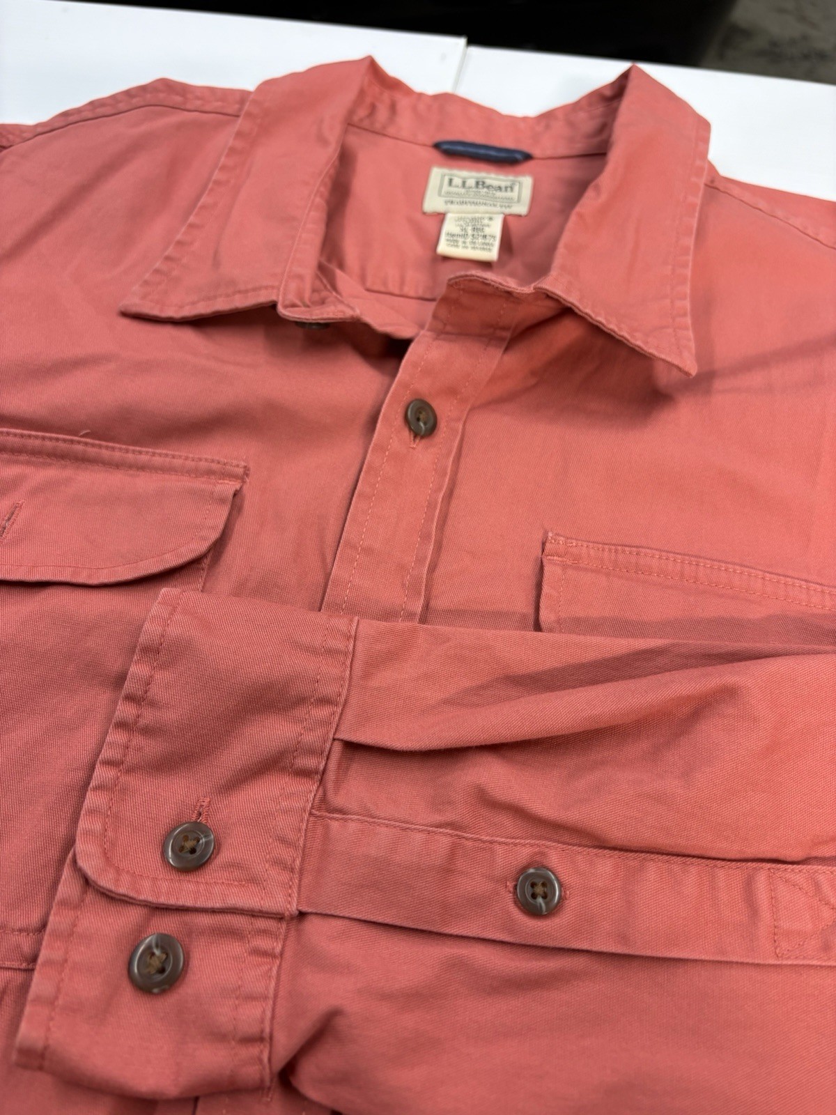 L.L. Bean Men\'s XL Regular Traditional Fit Button Down Item ID 521675