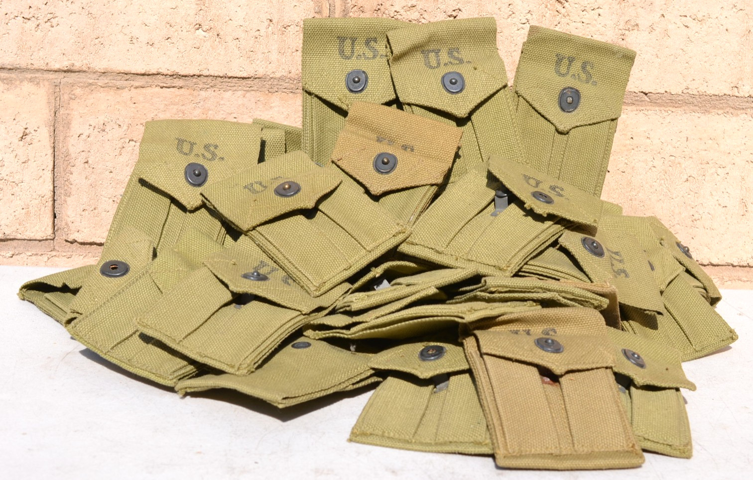 WW2 US Army Colt 1911 .45 Cal Ammo Magazine Pouch Colt Dated 1942 HOFF MFG CO. WW2 US Army Colt 1911 .45 Cal Ammo Magazine Pouch Colt Dated 1942 HOFF MFG CO.