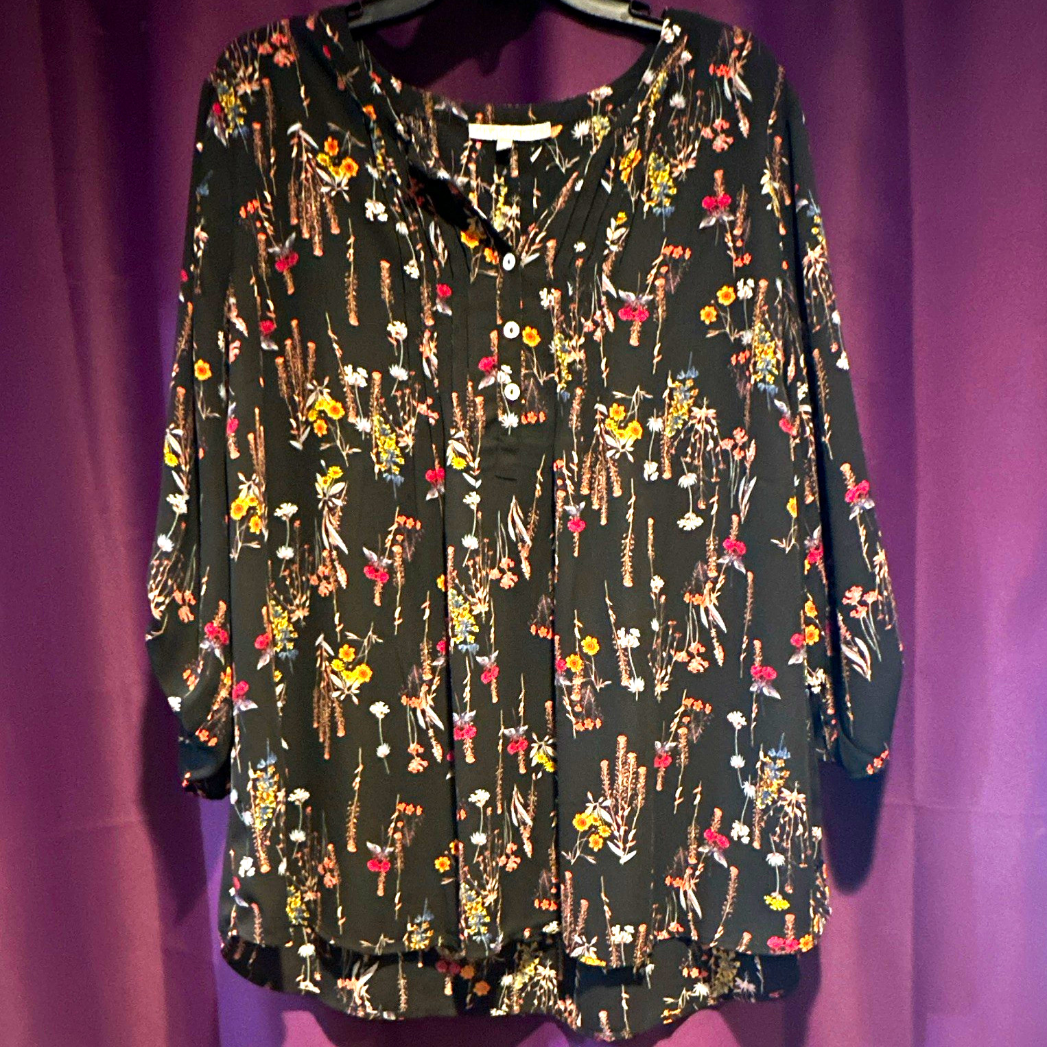 Daniel Rainn Women’s 2X Black Multicolor Floral Split Neck 3/4 Sleeve Blouse Daniel Rainn Women’s 2X Black Multicolor Floral Split Neck 3/4 Sleeve Blouse
