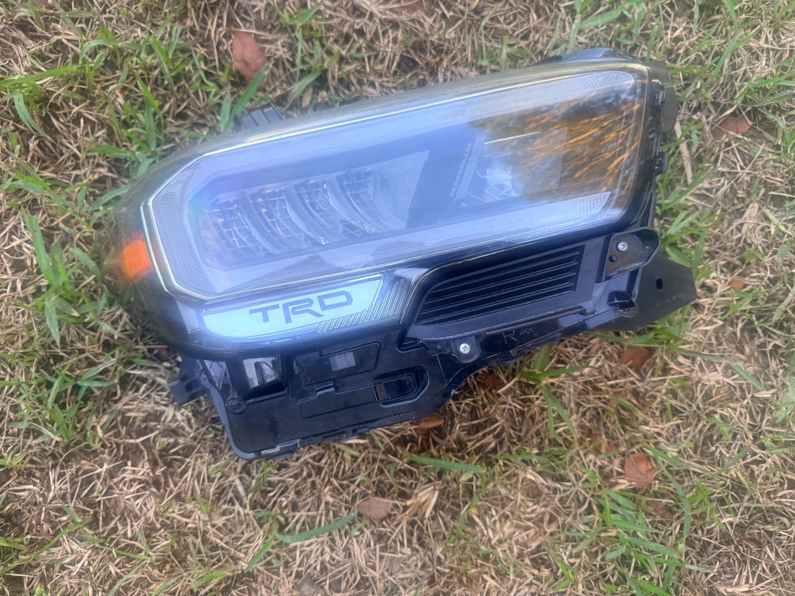 2020- 2023 TOYOTA TRD PRO LED HEADLIGHT RIGHT 81110-04300 OEM