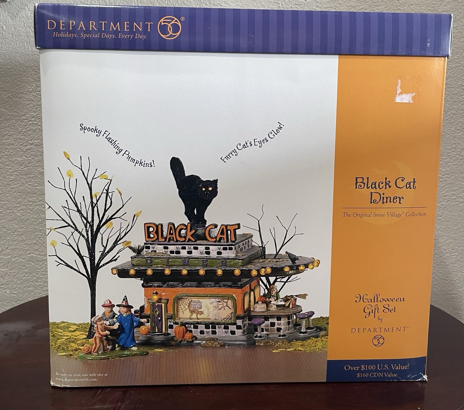 Department 56 BLACK CAT DINER w/Box Retired  Halloween