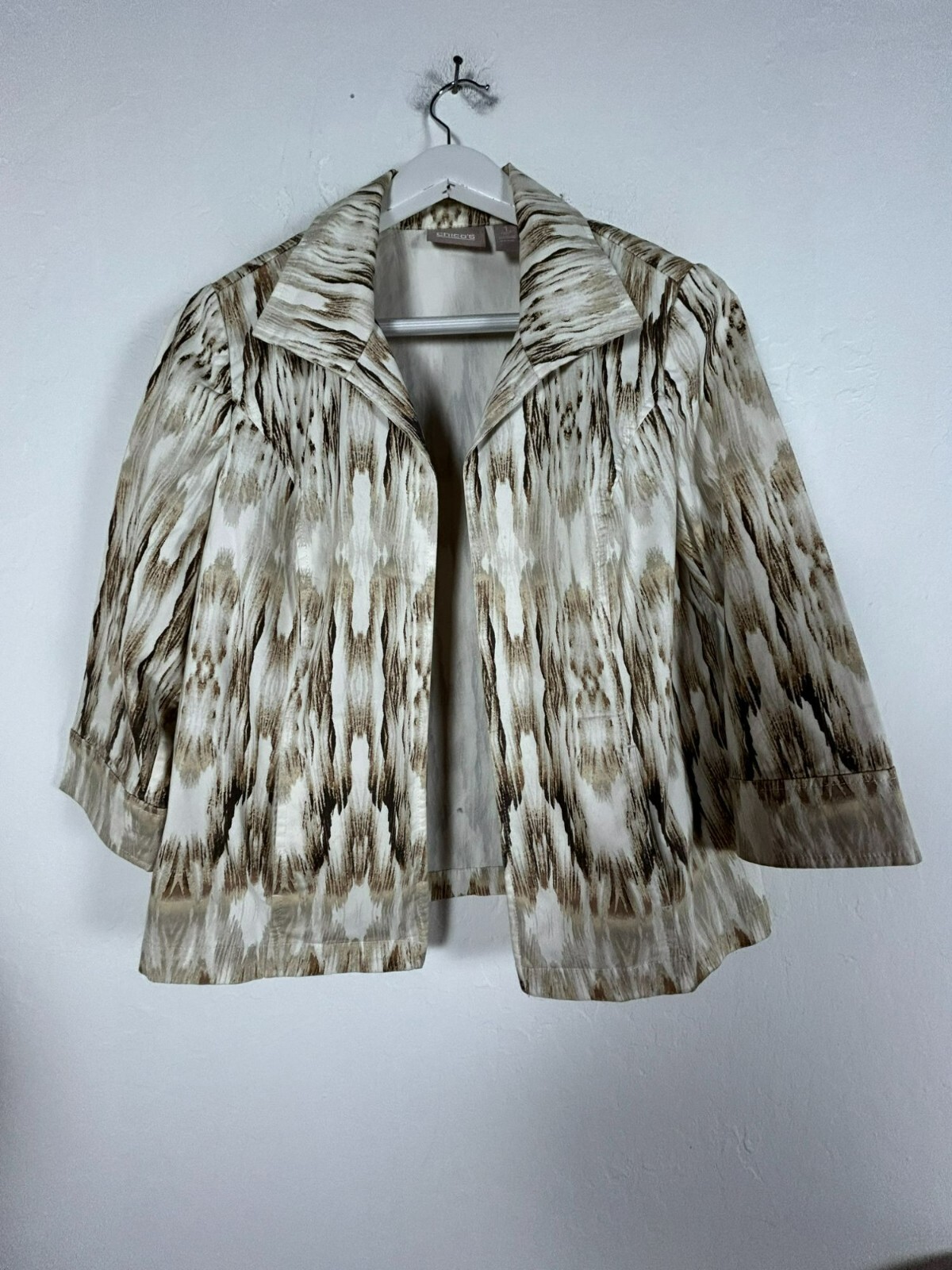 Chico’s Women’s Size 1 Brown Aztec Print Open Front Blazer Jacket Long Sleeve