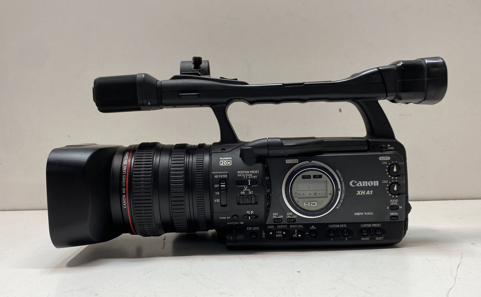 Canon XH A1 Professional HDV 1080i 3CCD MiniDV Camcorder 20x Zoom Lens