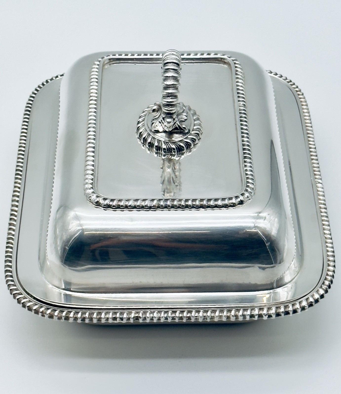 Stunning Vintage Edwardian Style Wilcox International Silver Co Serving Dish Stunning Vintage Edwardian Style Wilcox International Silver Co Serving Dish