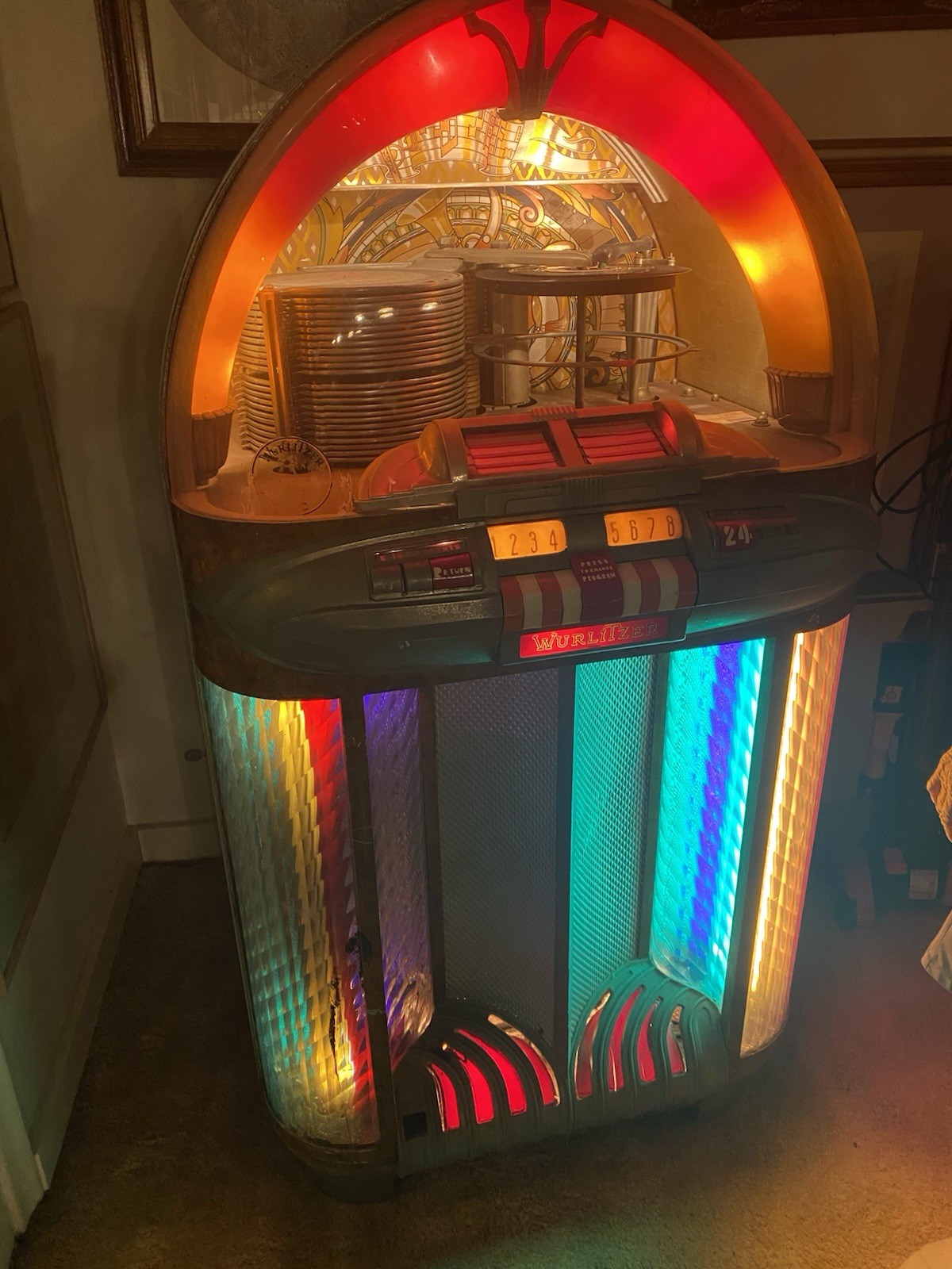 Original 1948 Wurlitzer 24 Selection Lighted Jukebox Machine -Multicolor Lights Original 1948 Wurlitzer 24 Selection Lighted Jukebox Machine -Multicolor Lights