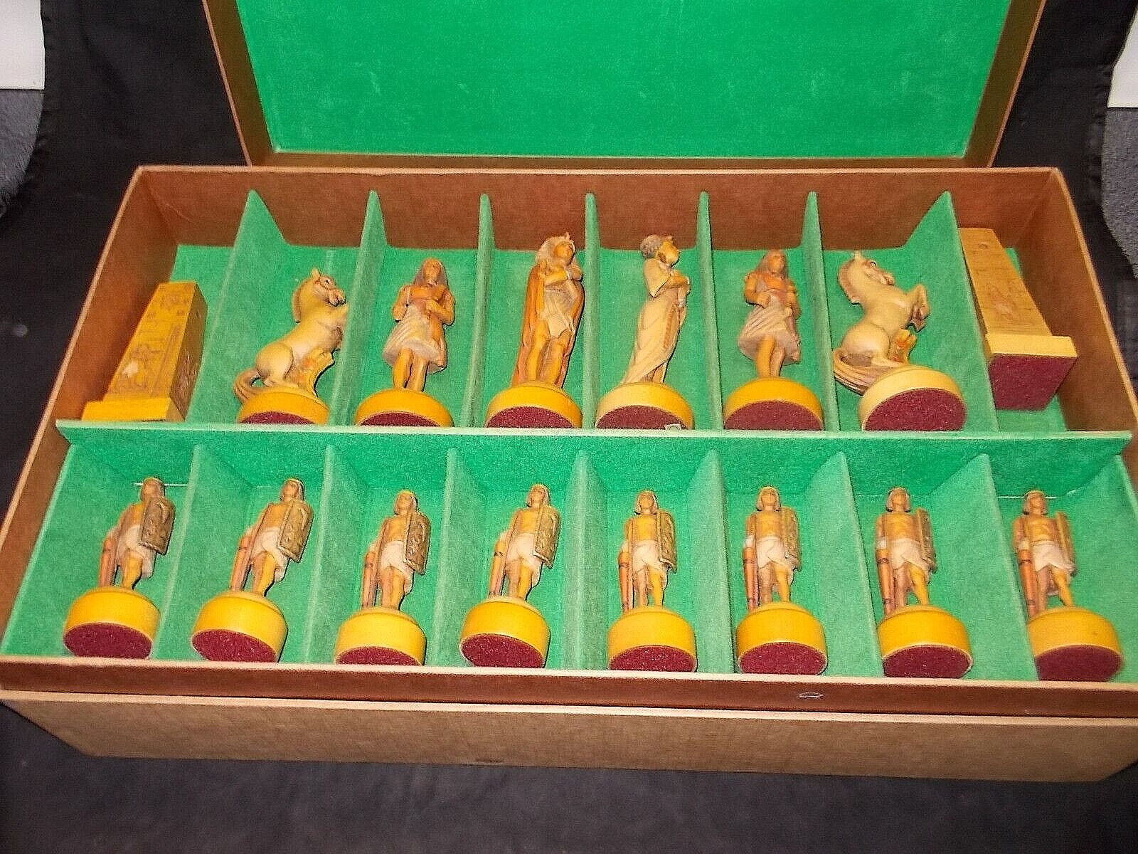 ✔️ANRI 1960 QUEEN NEFERTITI EGYPT CHESS SET HAND CARVED, PAINTED GILDED & CASE