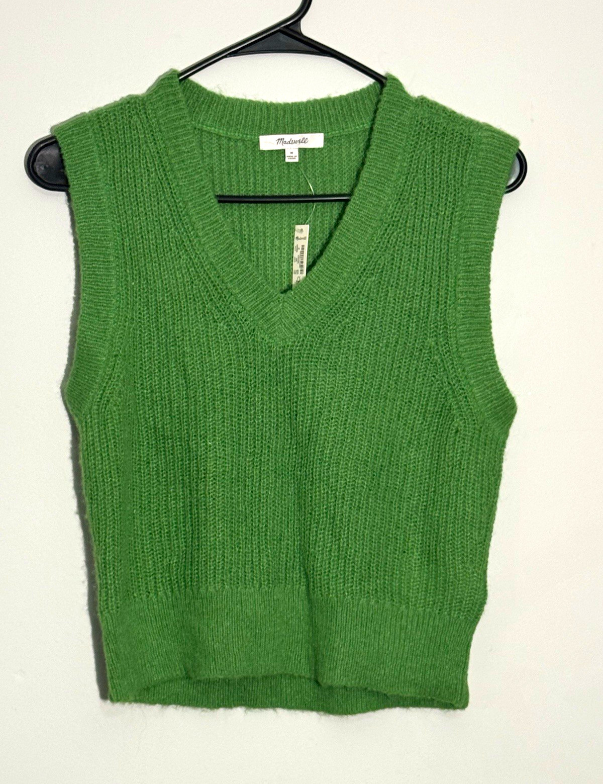 NWT Madewell Fineloft Shrunken Sweater Vest M Garnish Green Alpaca Blend NM605 NWT Madewell Fineloft Shrunken Sweater Vest M Garnish Green Alpaca Blend NM605