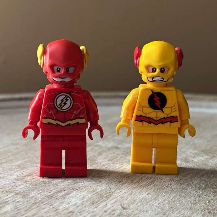 RARE LEGO Flash & Reverse Flash from DC superhero’s set 76098 Genuine 
