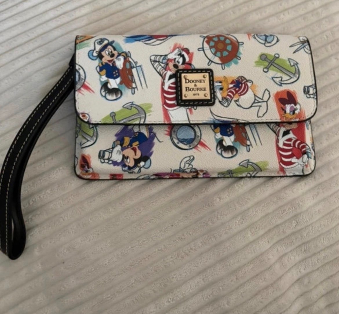 NWOT Disney Cruise Line DCL Dooney & Bourke Ink Paint  Mickey Friends Wristlet