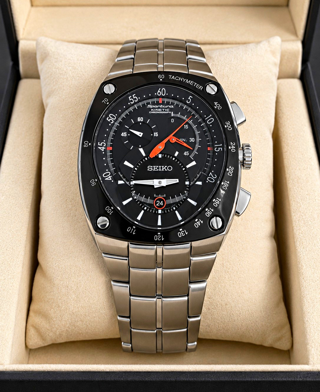 Seiko Sportura Kinetic 7L22-0AD0 Chronograph Tachymeter Black Dial NIB