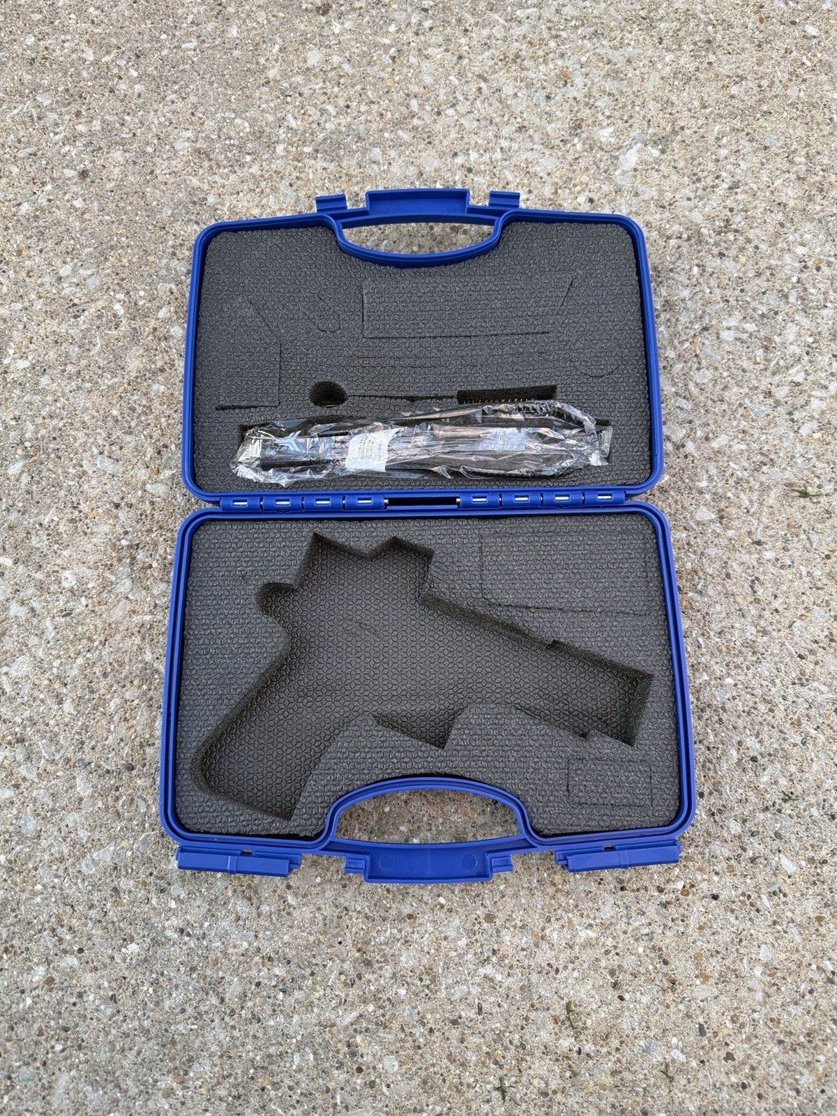 EAA Girsan MC 1911 SC .45 Empty Box with Lock & Brush - Factory Case EAA Girsan MC 1911 SC .45 Empty Box with Lock & Brush - Factory Case