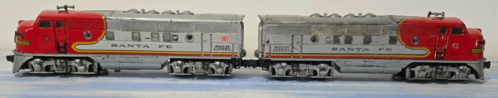 Lionel 2333 Santa Fe F3 A-A Postwar Diesel Set O Gauge Runs Excellent Video No