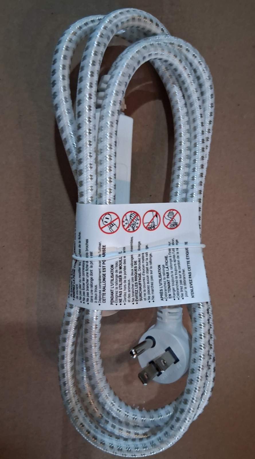3 Prong 6ft Indoor extension Cord with 3 grounded outlets