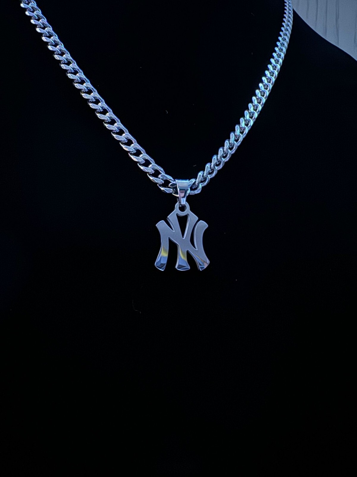 New York Yankees Necklace - Silver Plated - 22\
