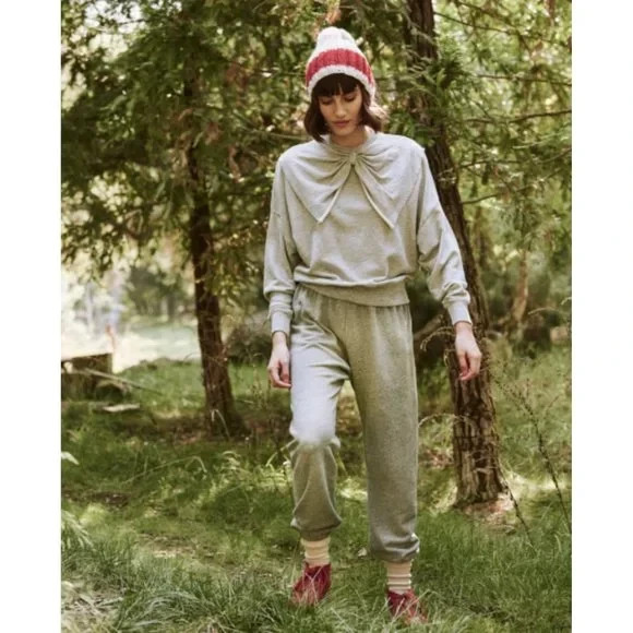 The Great Long Sleeve Grey Bow Sweatshirt, Size XS (0) $195 The Great Long Sleeve Grey Bow Sweatshirt, Size XS (0) $195