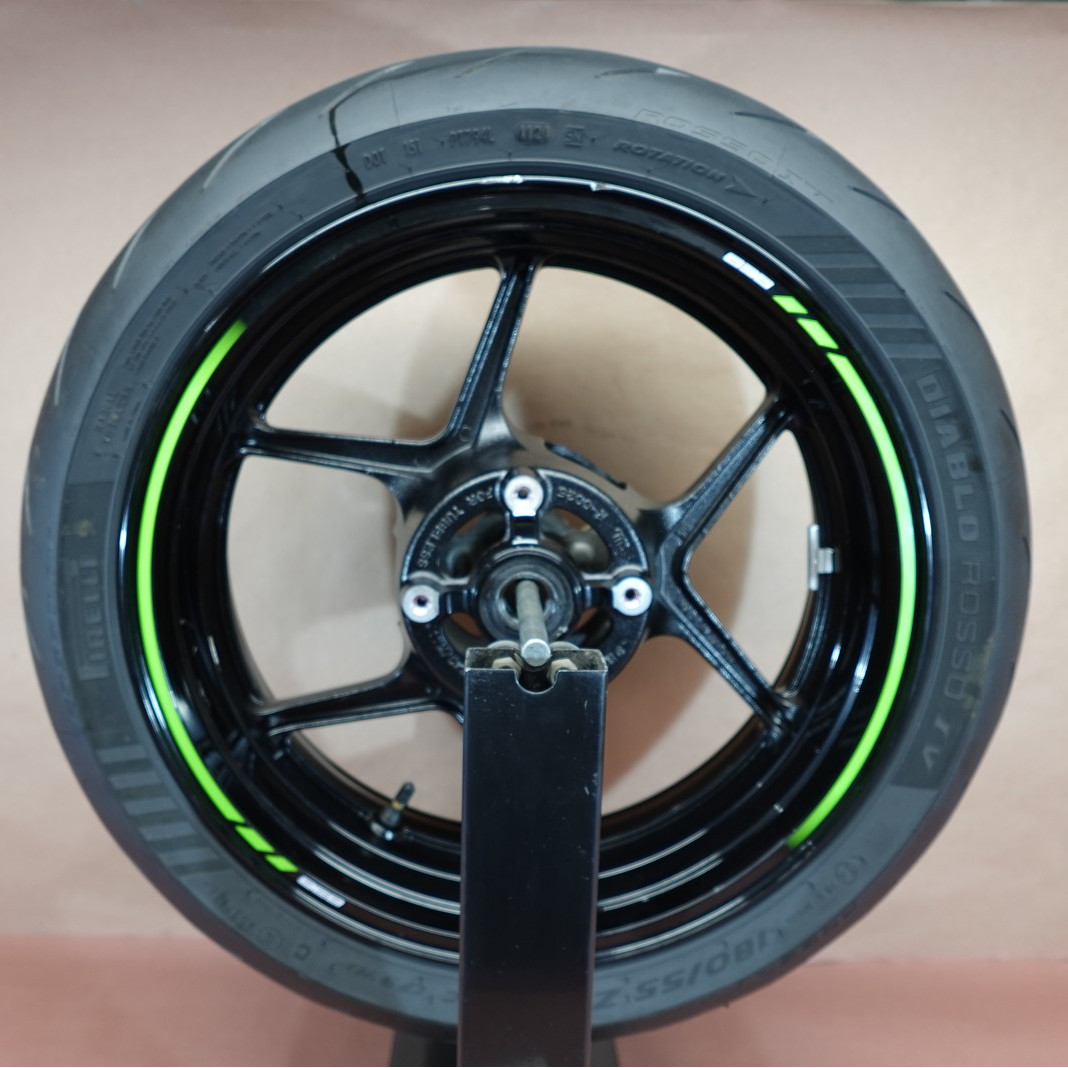 2025 24-26 Kawasaki ZX636 ZX6R Ninja 636 Rear PIRELLI Tire Rim Wheel 180/55 ZR17