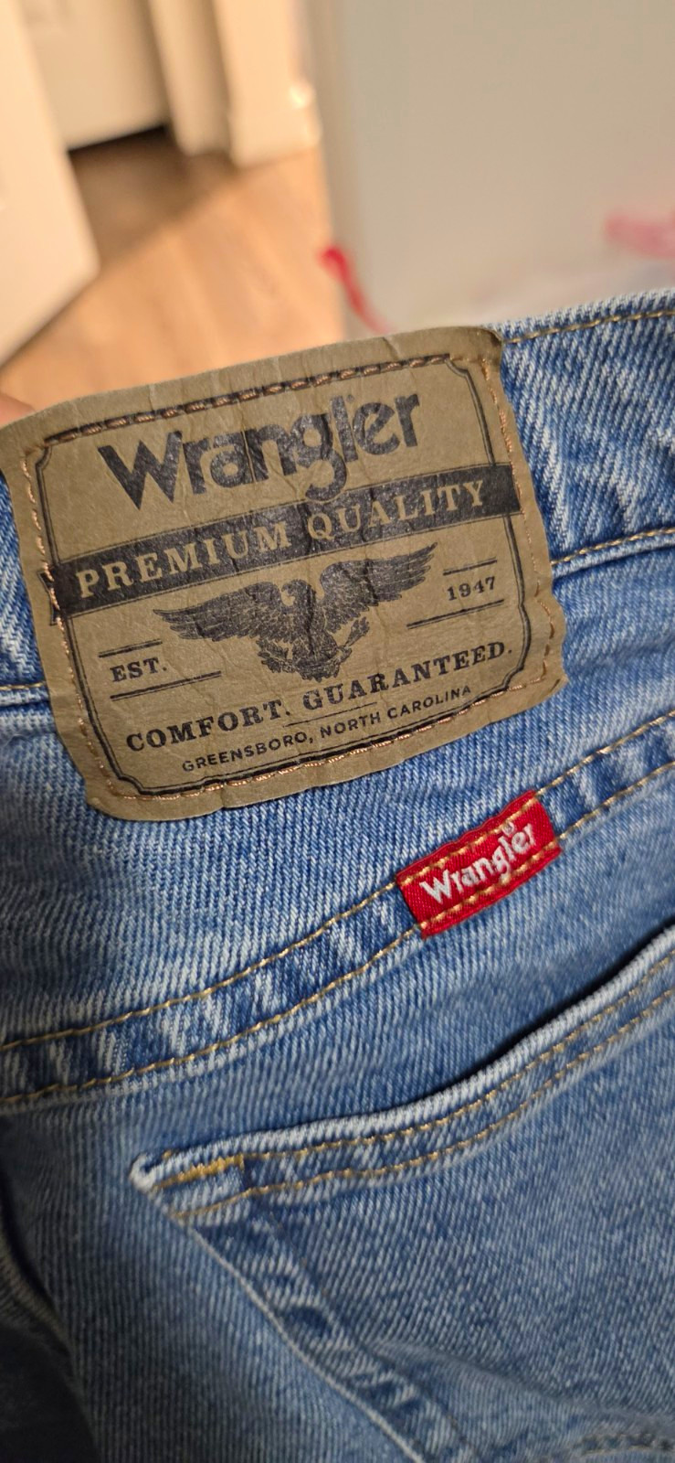 Wrangler Premium Quality Men’s Blue Light Wash Straight Leg Denim Jeans M Wrangler Premium Quality Men’s Blue Light Wash Straight Leg Denim Jeans M