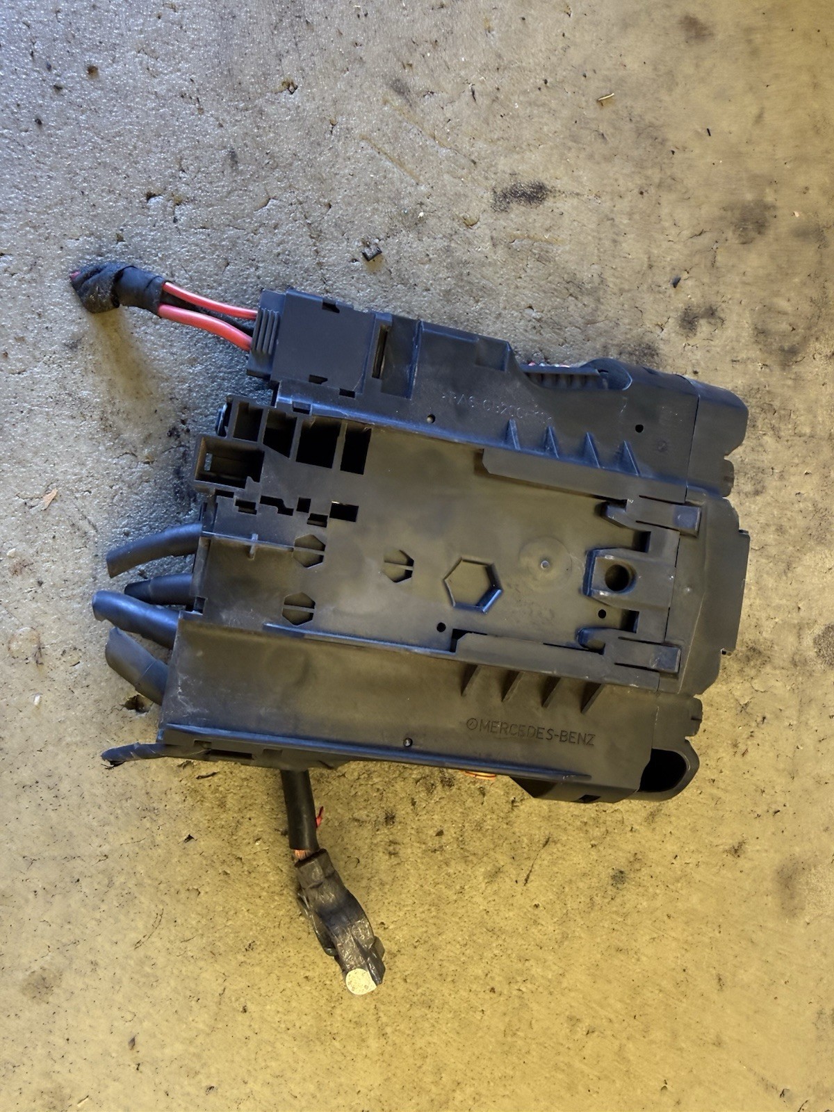 08-11 Mercedes C300 Fuse Relay Junction Box Terminal A0035420019 Oem 