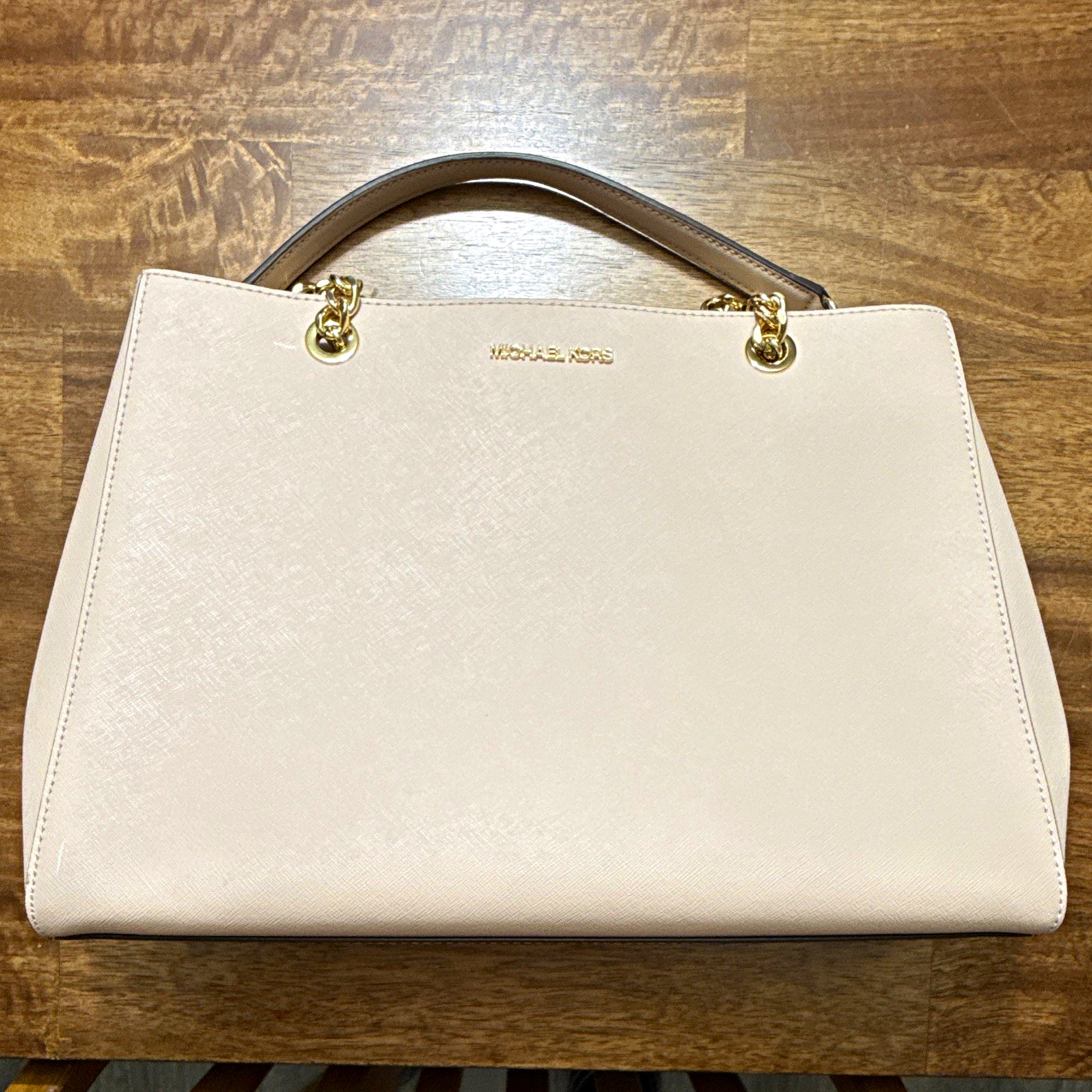 Michael Kors Susannah Large Tote Pink Gold Hardware Snap/Zip Inner Pockets Michael Kors Susannah Large Tote Pink Gold Hardware Snap/Zip Inner Pockets