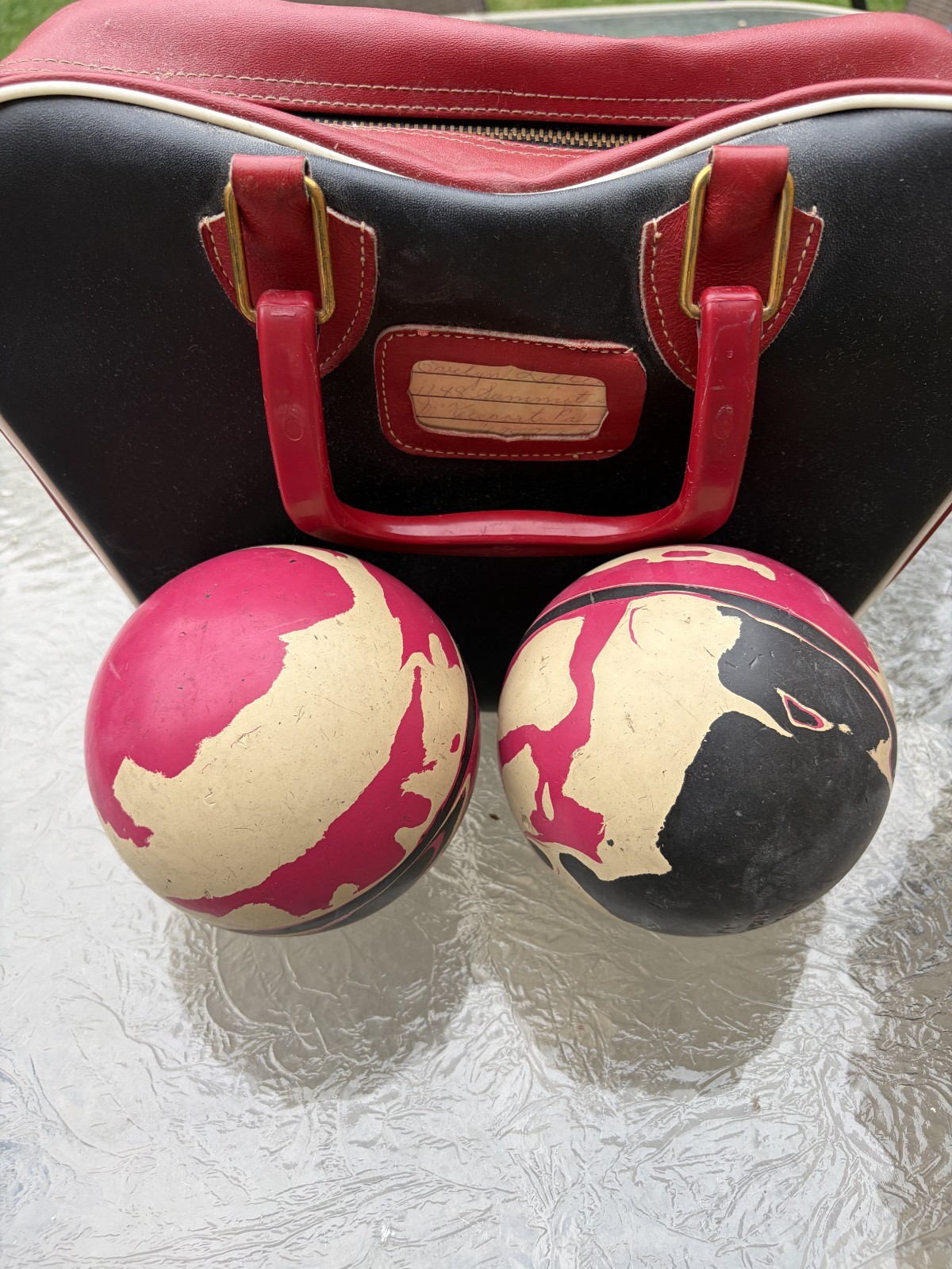Vintage Ebonite Marbled Lawn Bowls Pair Red Black w Naugahyde Carrying Case