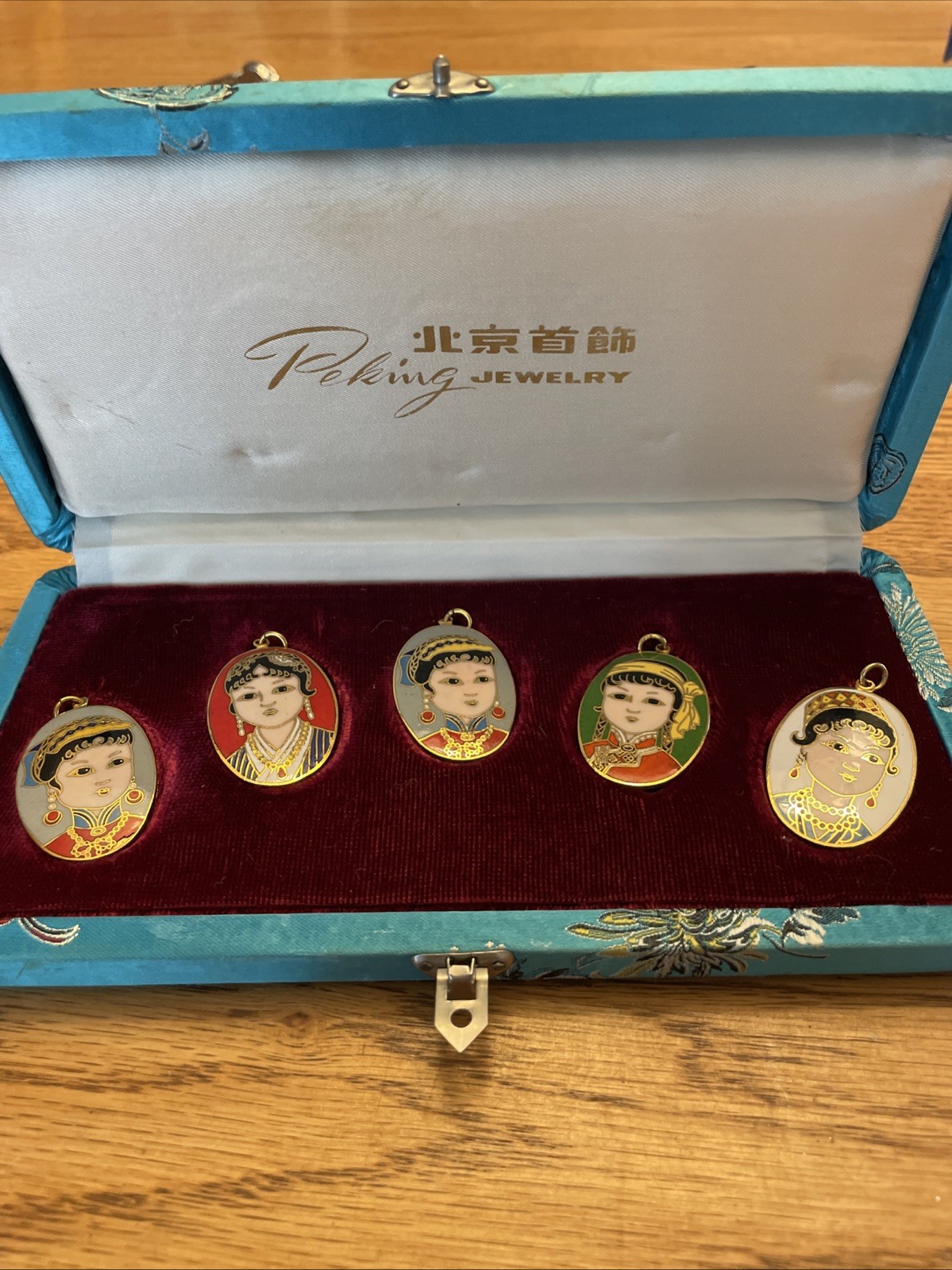VTG Chinese Asian Cloisonné Enamel Portrait Pendants Set 5 In Velvet Box