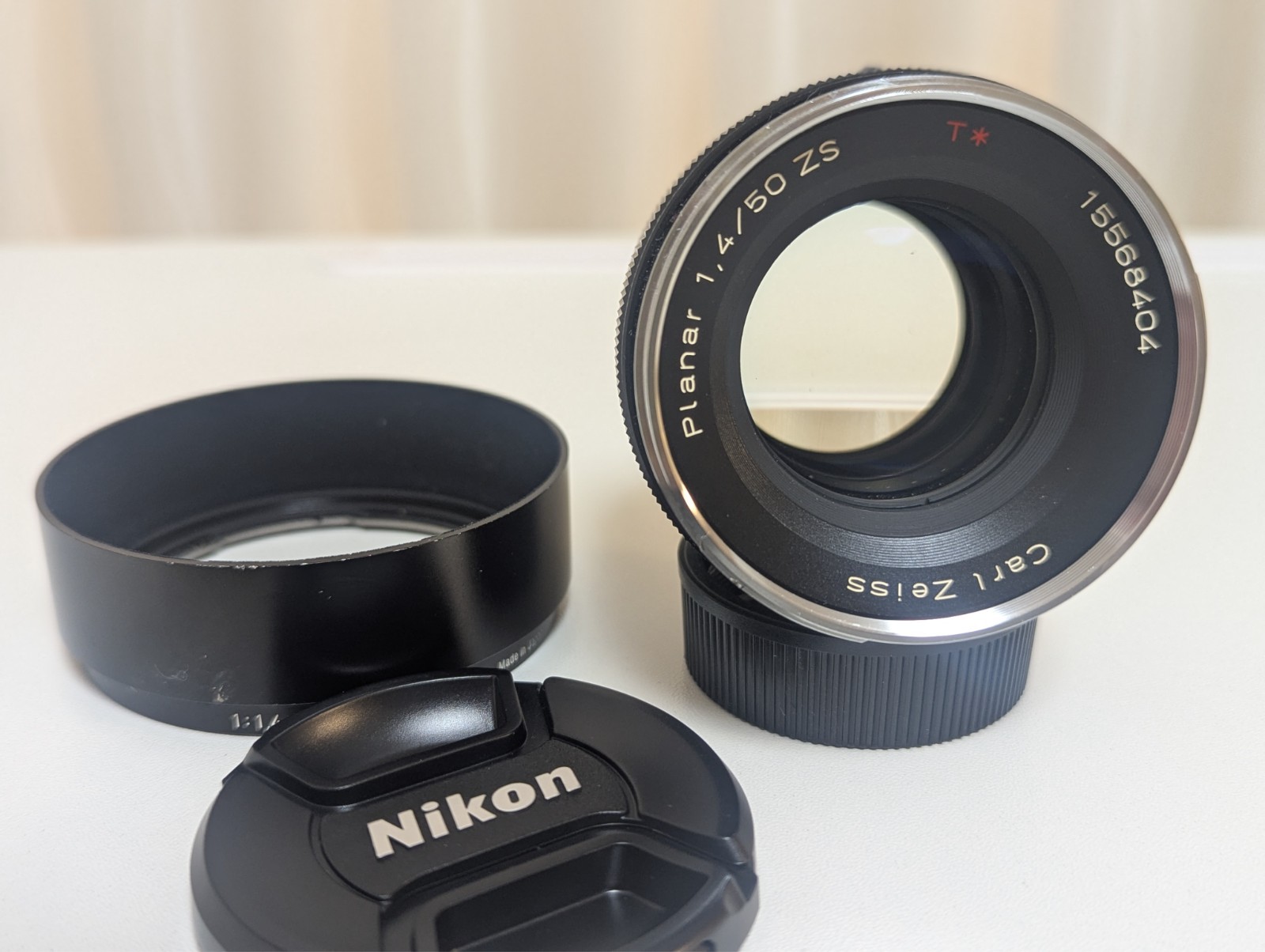 [Mint w/Hood] Carl Zeiss Planar T* 50mm F/1.4 ZS M42 Lens From Japan 459
