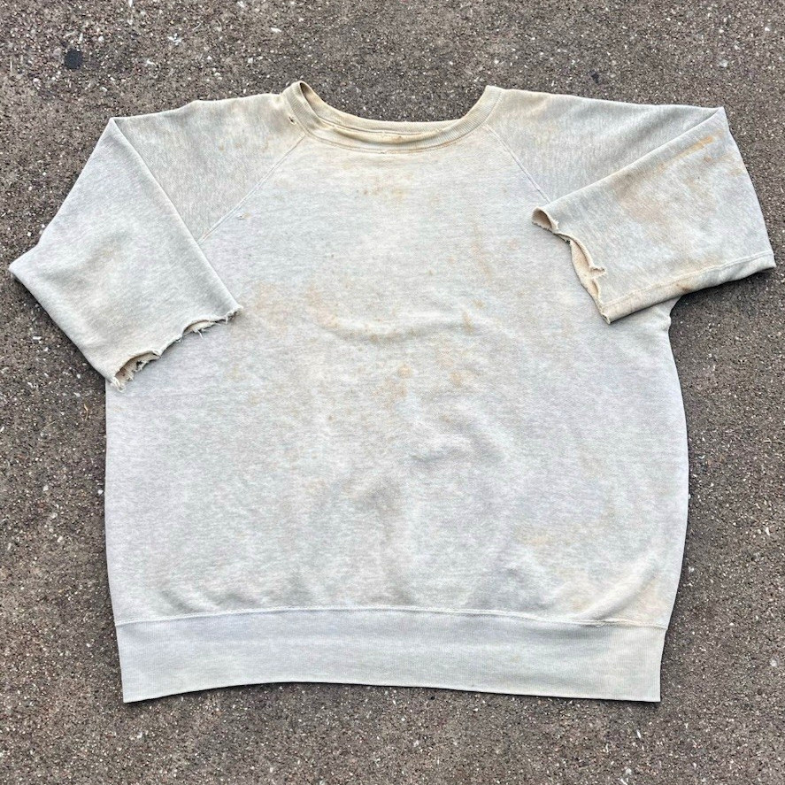 True vintage 1950s Penny’s grey sweatshirt with insanely big measurements, 29x28 True vintage 1950s Penny’s grey sweatshirt with insanely big measurements, 29x28