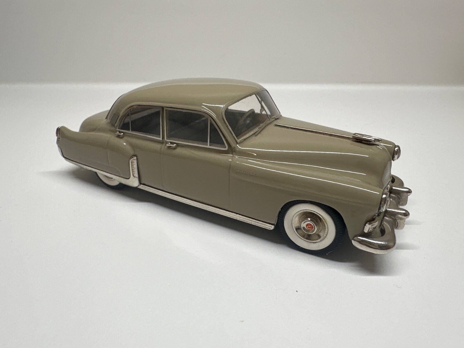 1:43 MINI MARQUE 43 CADILLAC FLEETWOOD Taupe 6/50 RARE