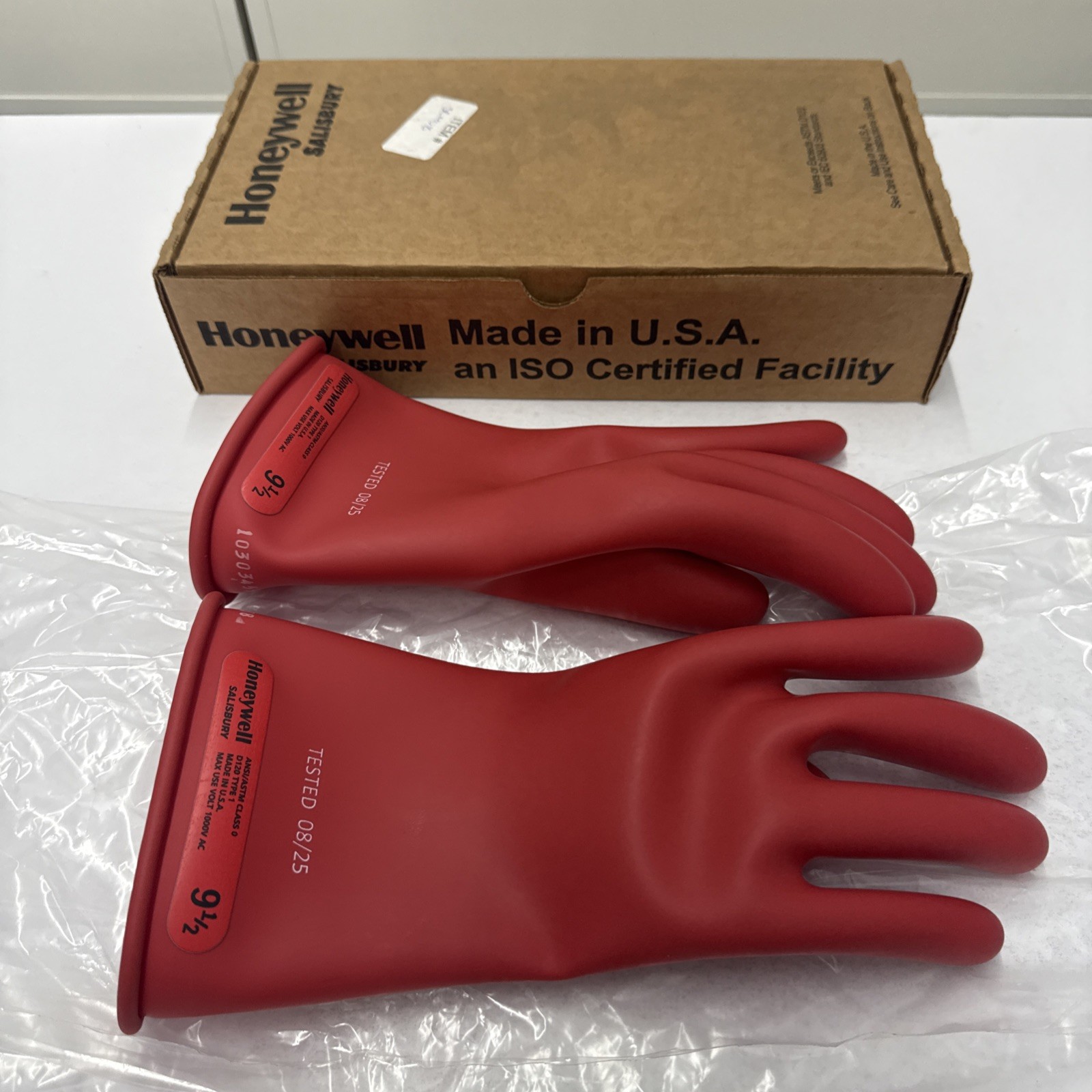 Honeywell Salisbury E011R/9H Lineman Gloves Red Class 0 Size 9.5 New